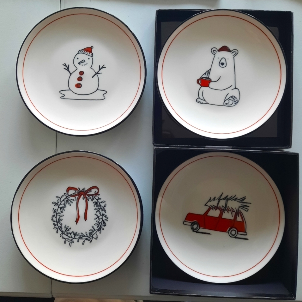 Simon's Assorted Holiday Pastry Plates - 4
